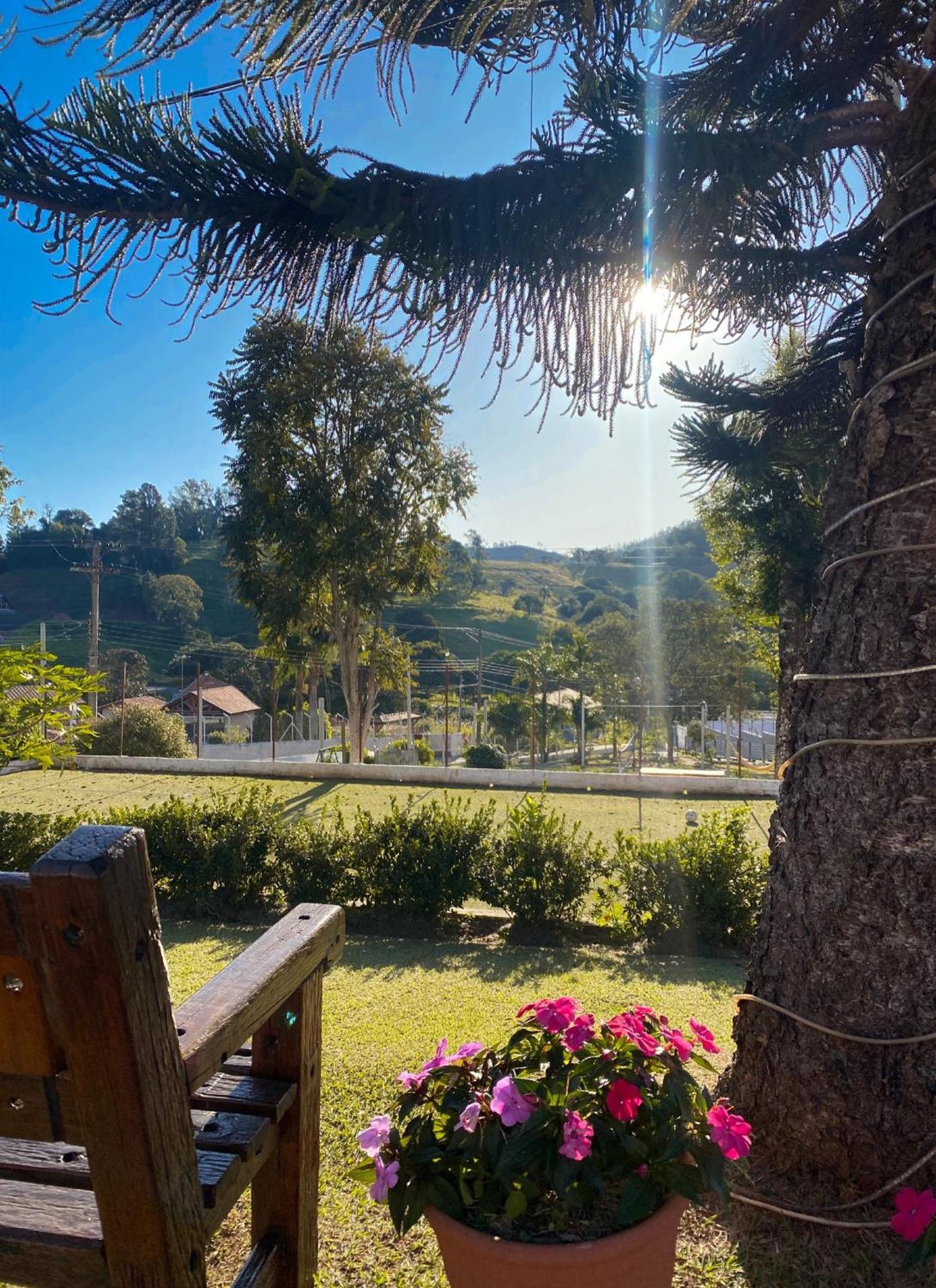 Pousada Flores Do Campo Águas de Lindóia Exterior foto